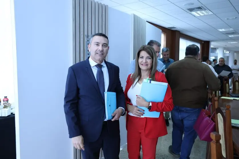 Oswaldo Betancort y María Tovar en el Cabildo de Lanzarote.