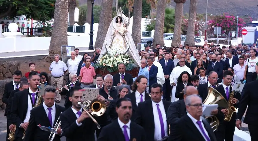 Imagen de la procesión celebrada por las calles de Yaiza.