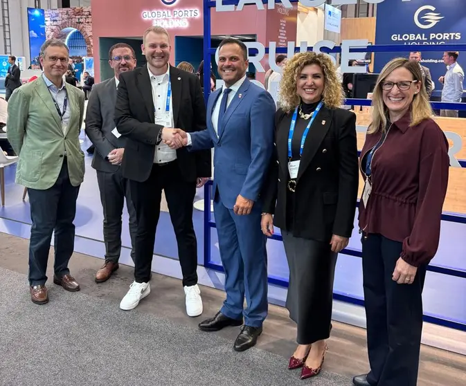 El alcalde de Arrecife y la concejal de Turismo en la feria