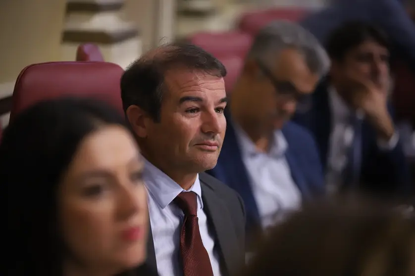 Marcos Hernández en el Parlamento de Canarias.