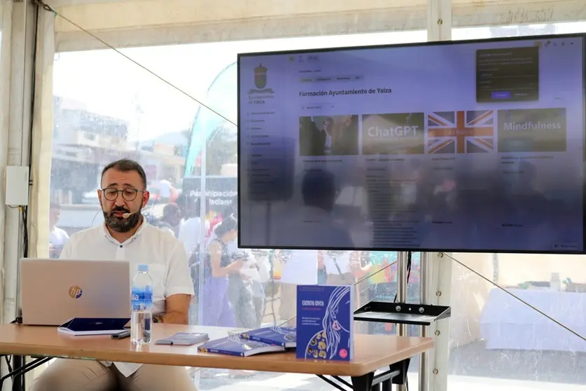 Presentación plataforma de formación en la Feria de Empleo de Playa Blanca.