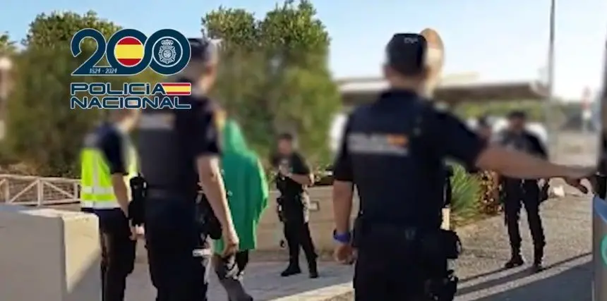 Detenidas 19 personas por el fallecimiento de 50 personas en un cayuco.
