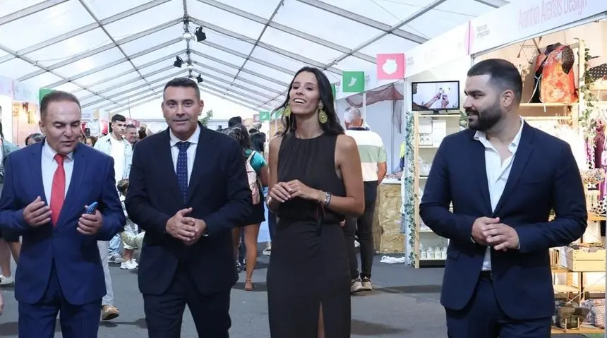 Jesús Machín, padre e hijo, juntos durante la reciente inauguración de la Feria de Artesanía de Mancha Blanca.