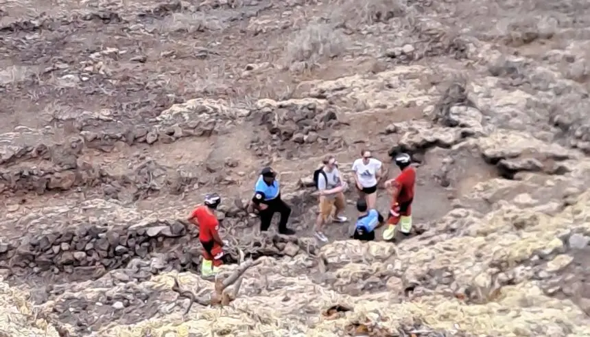 Momento de la llegada de los bomberos al lugar en el que se encontraban los senderistas