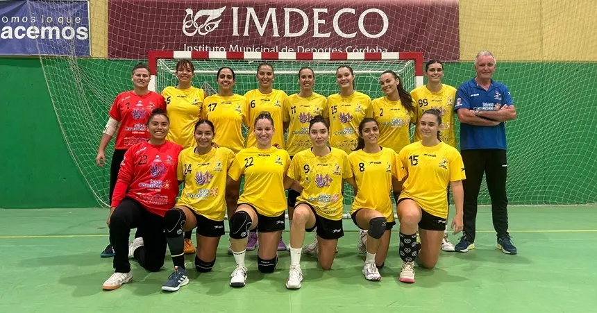 Jugadoras y cuerpo técnico del CB Puerto del Carmen en Córdoba.