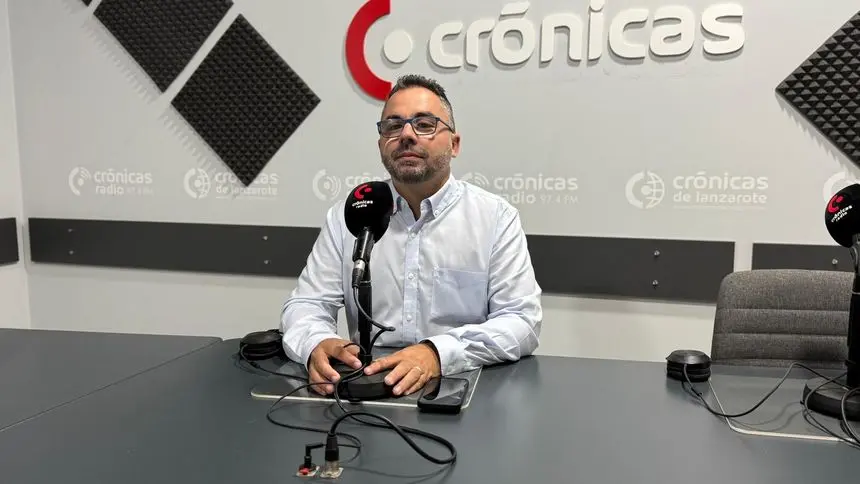 Echedey Eugenio en el programa "A Buena Hora" de Crónicas Radio.