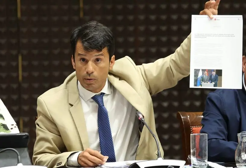 Marcos Bergaz durante su intervención en la comisión parlamentaria