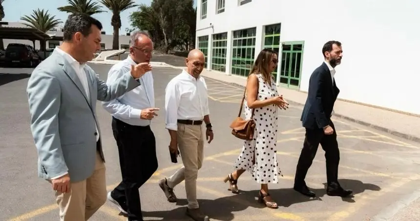 Corujo, Viera y Fajardo con responsables de AENA