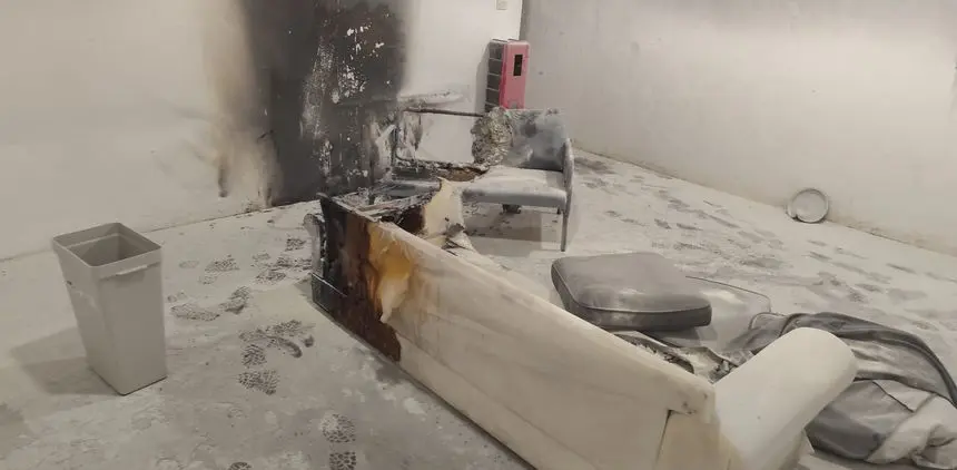 Estado en el que quedó una de las estancias incendiadas en el Centro de Menores.