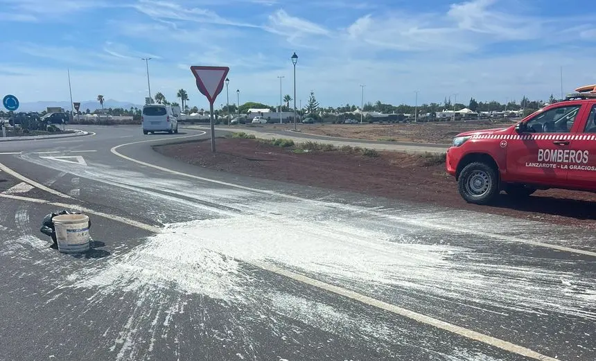 Así quedó la zona tras la impresionante mancha de residuos