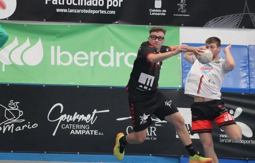 Imagen de una de las jugadas del emocionante encuentro