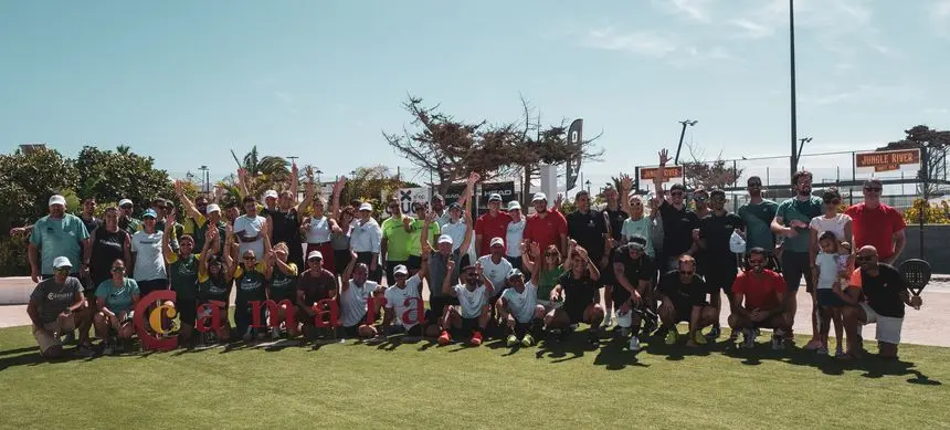 Imagen de los felices participantes en el evento.
