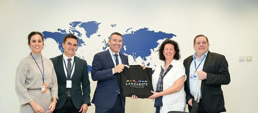 Oswaldo Betancort y Héctor Fernández junto al director de Planificación y Estrategia de British Airways.