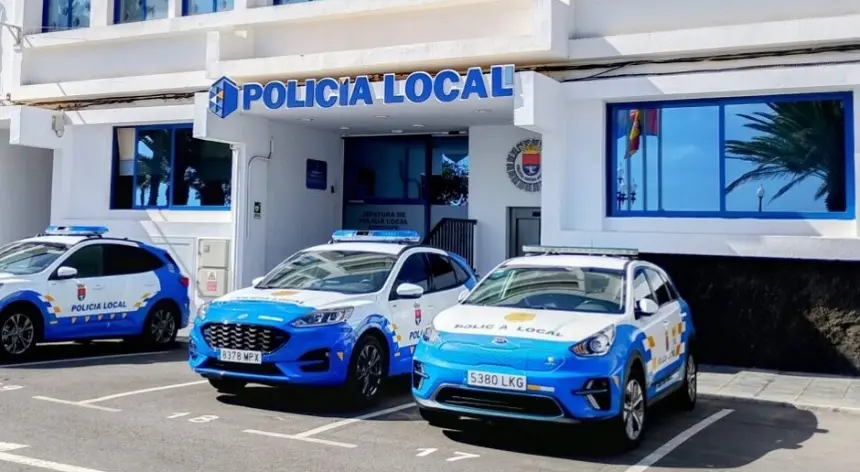 Imagen de la entrada a la comisaría de la Policía Local de Arrecife.