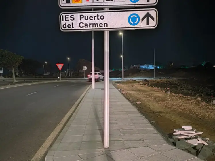 Imagen de una de las zonas donde se ve el destrozo de las aceras.