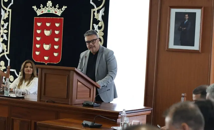 Armando Santana durante su intervención en la primera jornada del Debate.