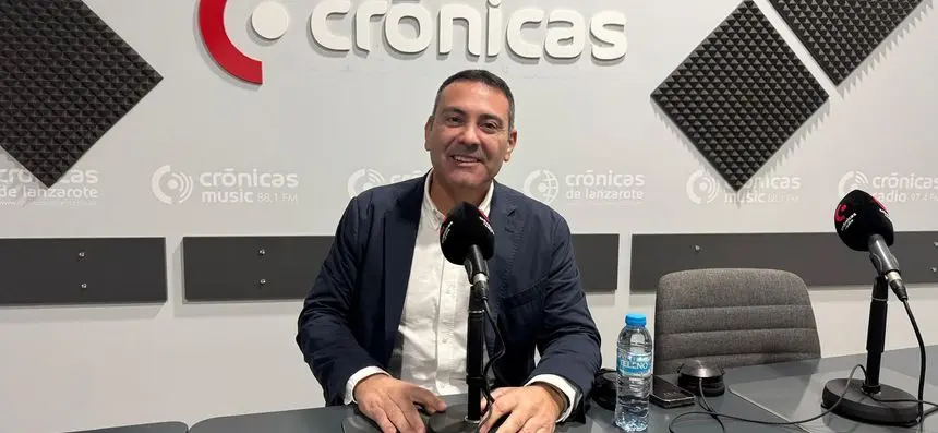 Oswaldo Betancort en el programa "A Buena Hora" de Crónicas Radio.