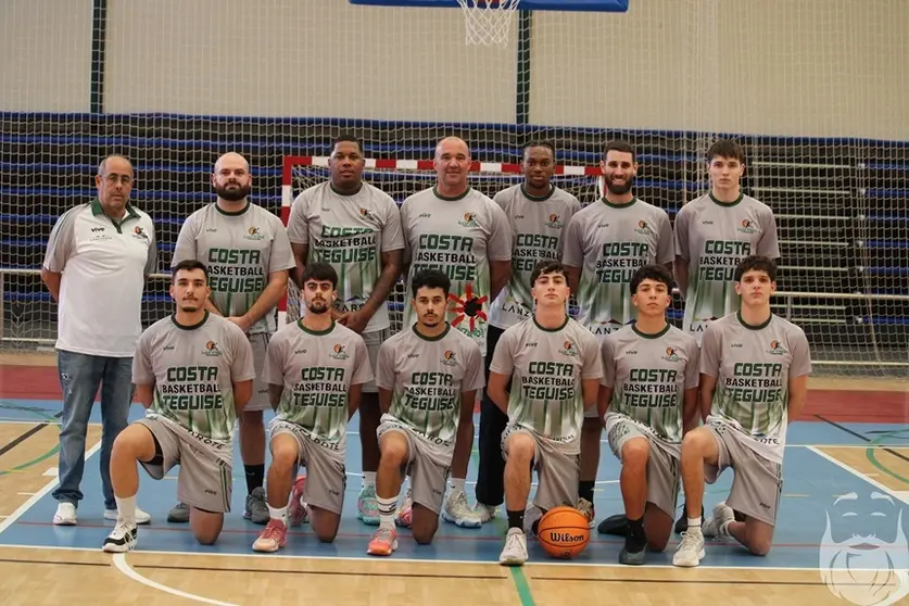 Jugadores y Cuerpo técnico del CB La Villa.