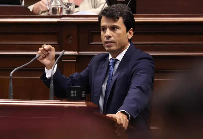 Marcos Bergaz (PSOE) en el parlamento canario.