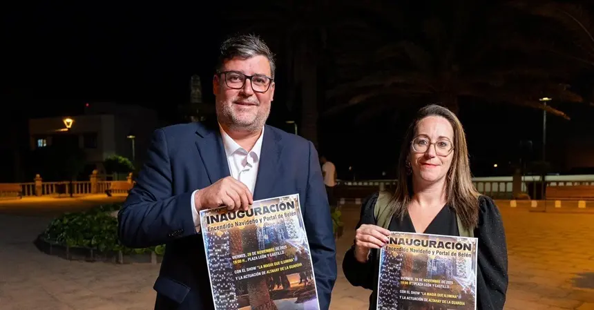 Isidro Pérez y Estefanía Luzardo presentando la programación de Navidad.