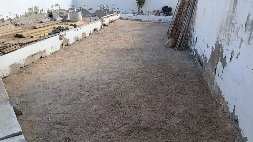 Campo de bola de La Graciosa totalmente limpio.