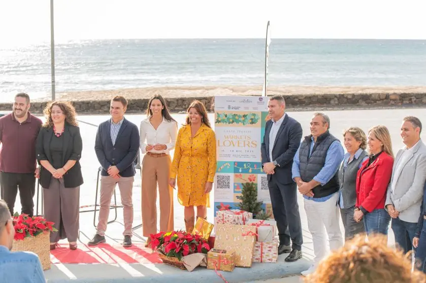 Presentación del evento en la Playa de Las Cucharas.