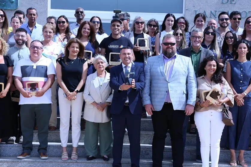 Oswaldo Betancort en el reconocimiento a las asociaciones del tercer sector.