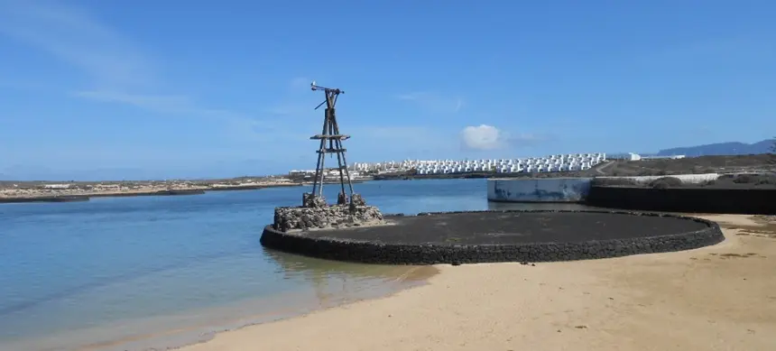 Imagen de la Isleta de La Santa de la página de promoción del Ayuntamiento de Tinajo.