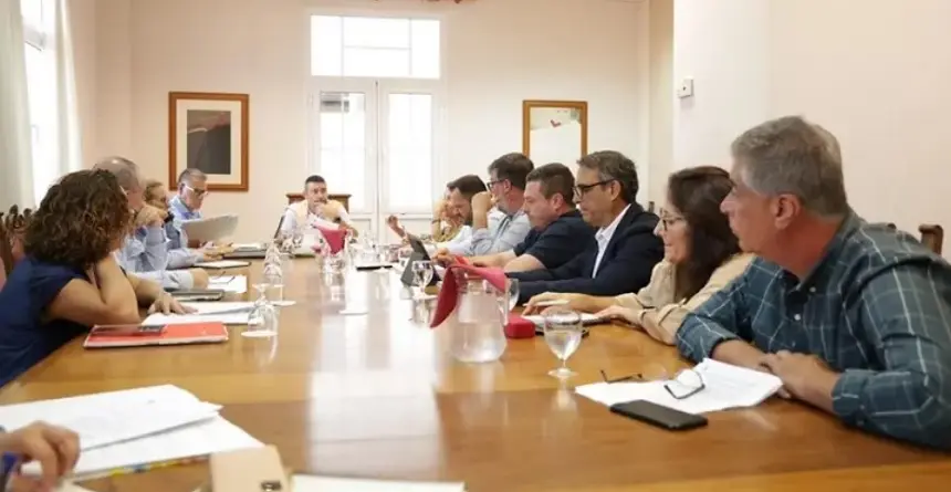 Imagen de archivo de un encuentro reciente del Consorcio del Agua de Lanzarote. 