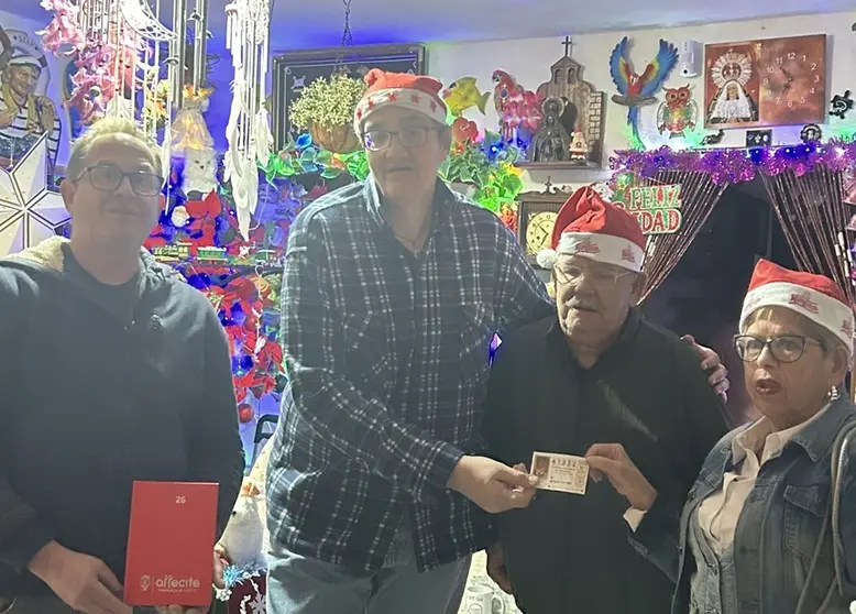 Nuestro compa&ntilde;ero Carmelo Padr&oacute;n, merecido ganador del concurso de fachadas navide&ntilde;as de Titerroy.