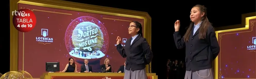 Ni&ntilde;as de Sanildefonso que han cantado en n&uacute;mero premiado con el Gordo de la Navidad 2025.