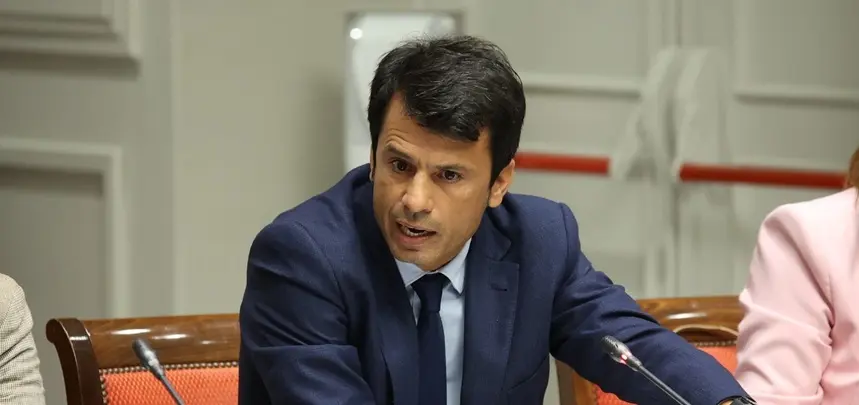 Marcos Bergaz (PSOE) en comisi&oacute;n parlamentaria.