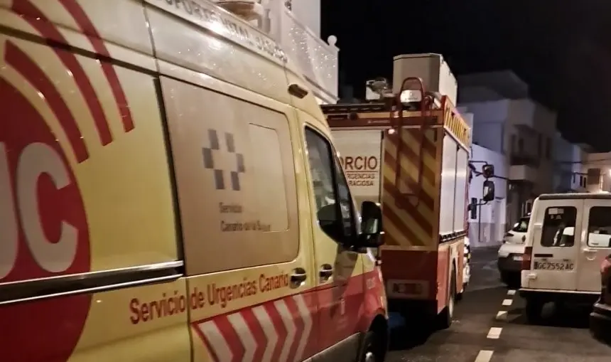 Bomberos y ambulancia del SUC en la zona.
