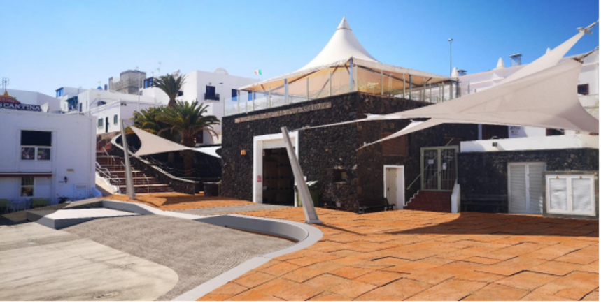 Espacio exterior en la zona del Varadero de Puerto del Carmen.