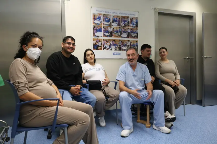 Participantes en una visita al paritorio.