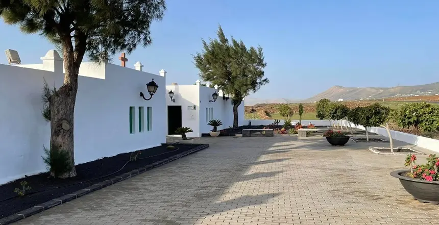 Cementerio municipal de T&iacute;as.