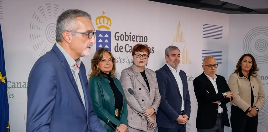 Marci Acu&ntilde;a acto firma convenio de Dependencia