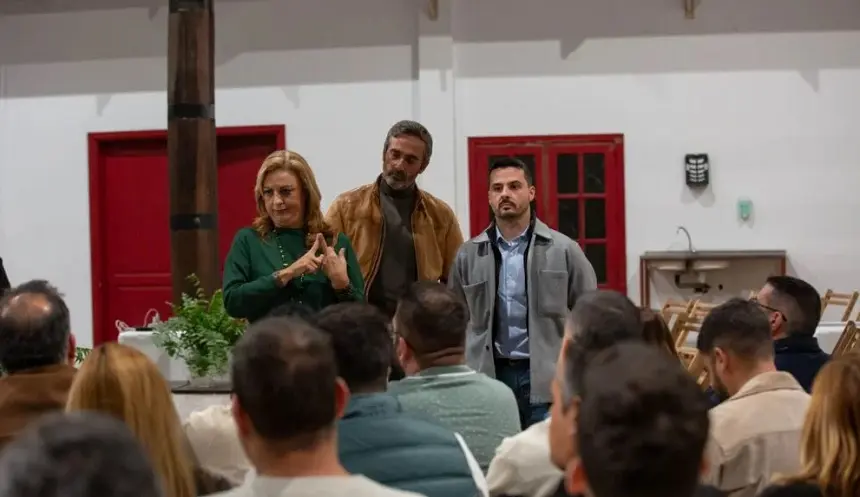 Cristina Valido junto a Pedro San Gin&eacute;s y David Toledo. 