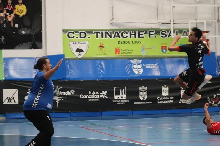 Imagen de uno de los lanzamientos del encuentro.