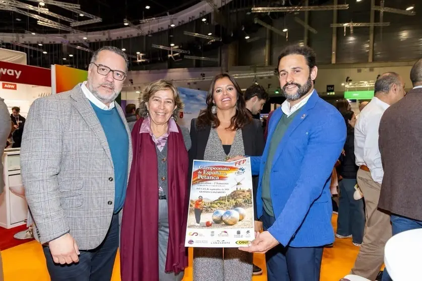 Olivia Duque junto a Alejandro Hern&aacute;ndez, Rita Hern&aacute;ndez y Poli Su&aacute;rez.