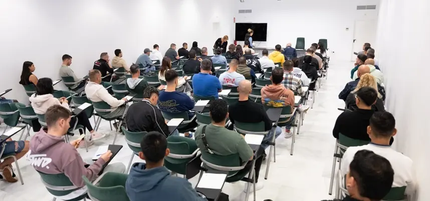 Un momento antes del examen en el Archivo Municipal de Arrecife