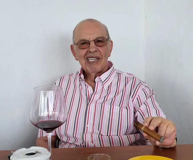 El conocido pol&iacute;tico disfrutando de un d&iacute;a de almuerzo con sus amigos de siempre