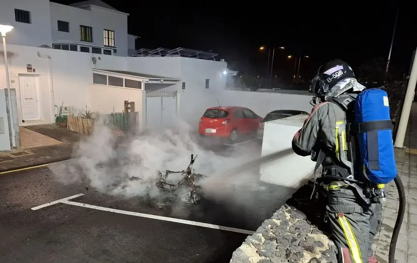 Momento de la actuaci&oacute;n de los bomberos.