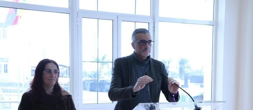 Marci Acu&ntilde;a junto a Daisy Villalba en una rueda de prensa realizada en el Cabildo.