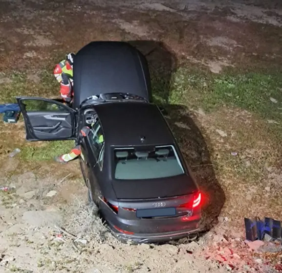 Imagen del veh&iacute;culo despu&eacute;s de la impactante ca&iacute;da