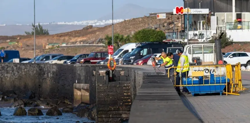 Trabajos en el paseo cerca de El Reducto.