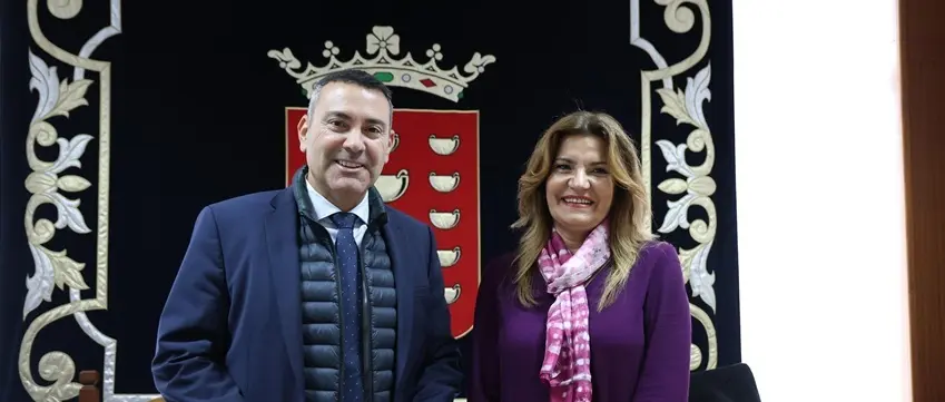 Oswaldo Betancort junto a Mar&iacute;a Jes&uacute;s Tovar.