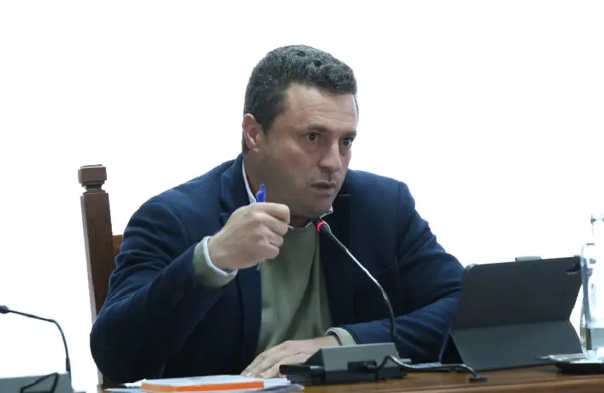 &Oacute;scar Noda en un pleno del Cabildo.