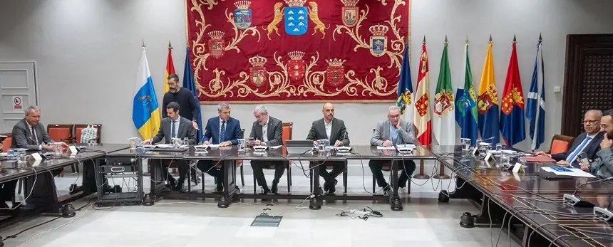 Imagen del encuentro del Gobierno con los portavoces parlamentarios.