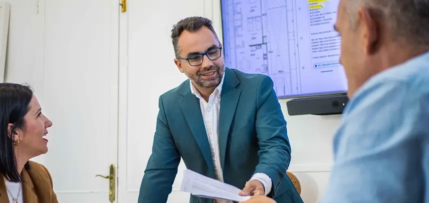 Echedey Eugenio junto a Abigail Gonz&aacute;lez y Jacobo Lemes.